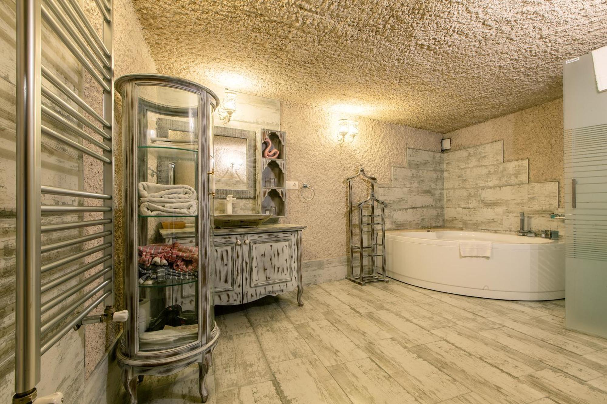 Karlik Cave Suite Cappadocia Учисар Экстерьер фото