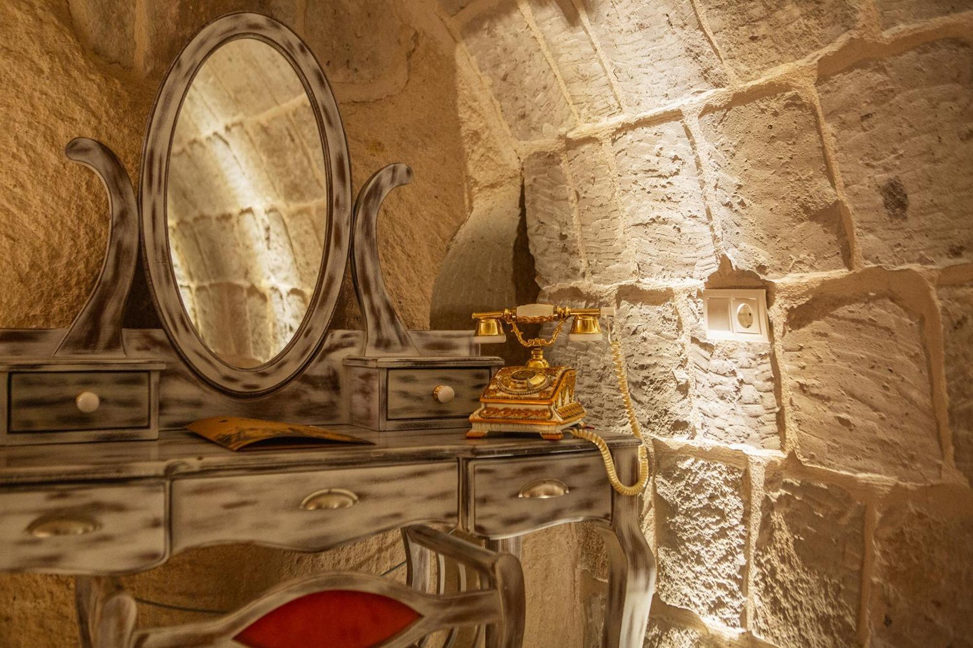 Karlik Cave Suite Cappadocia Учисар Экстерьер фото