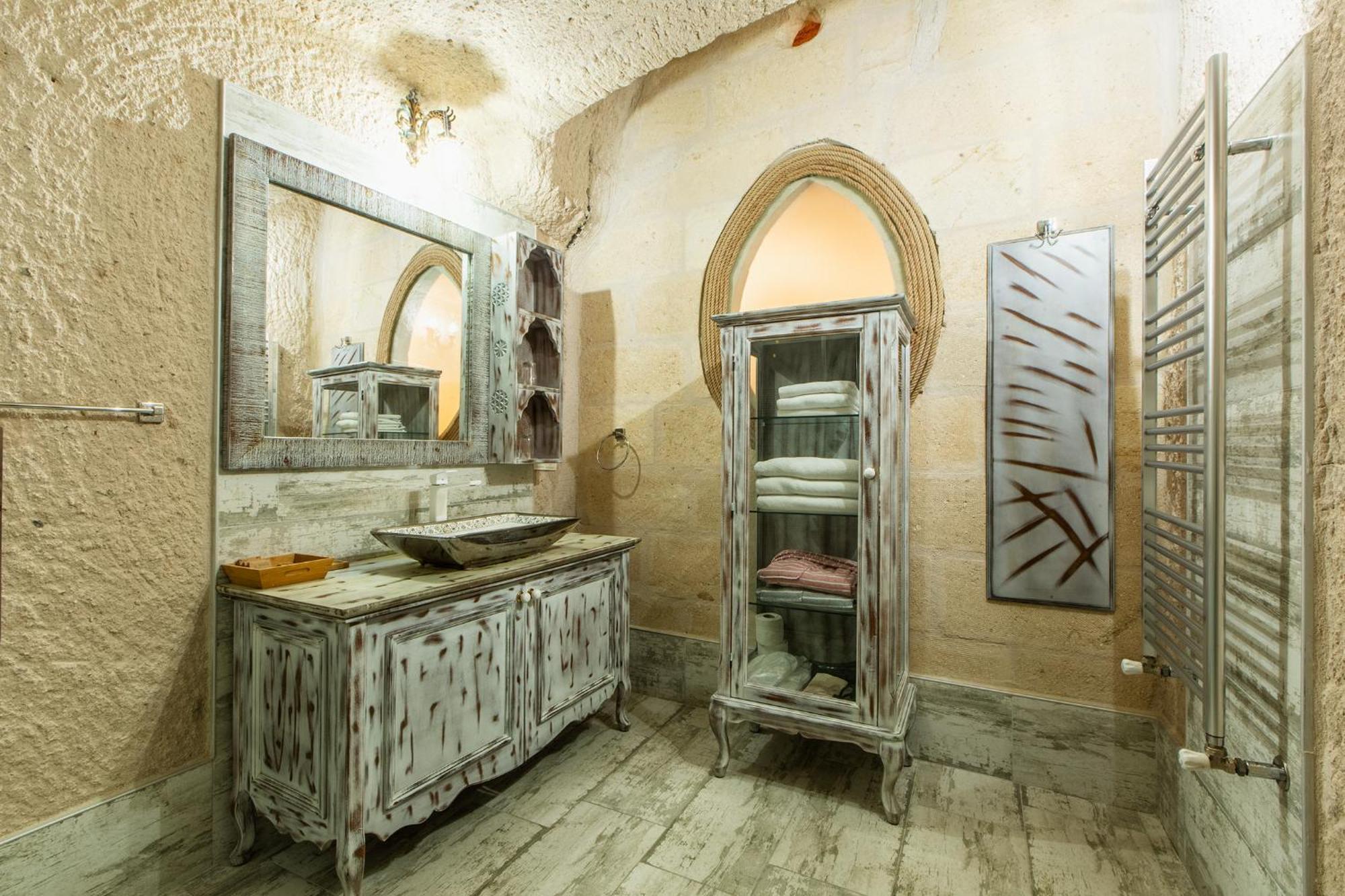 Karlik Cave Suite Cappadocia Учисар Экстерьер фото