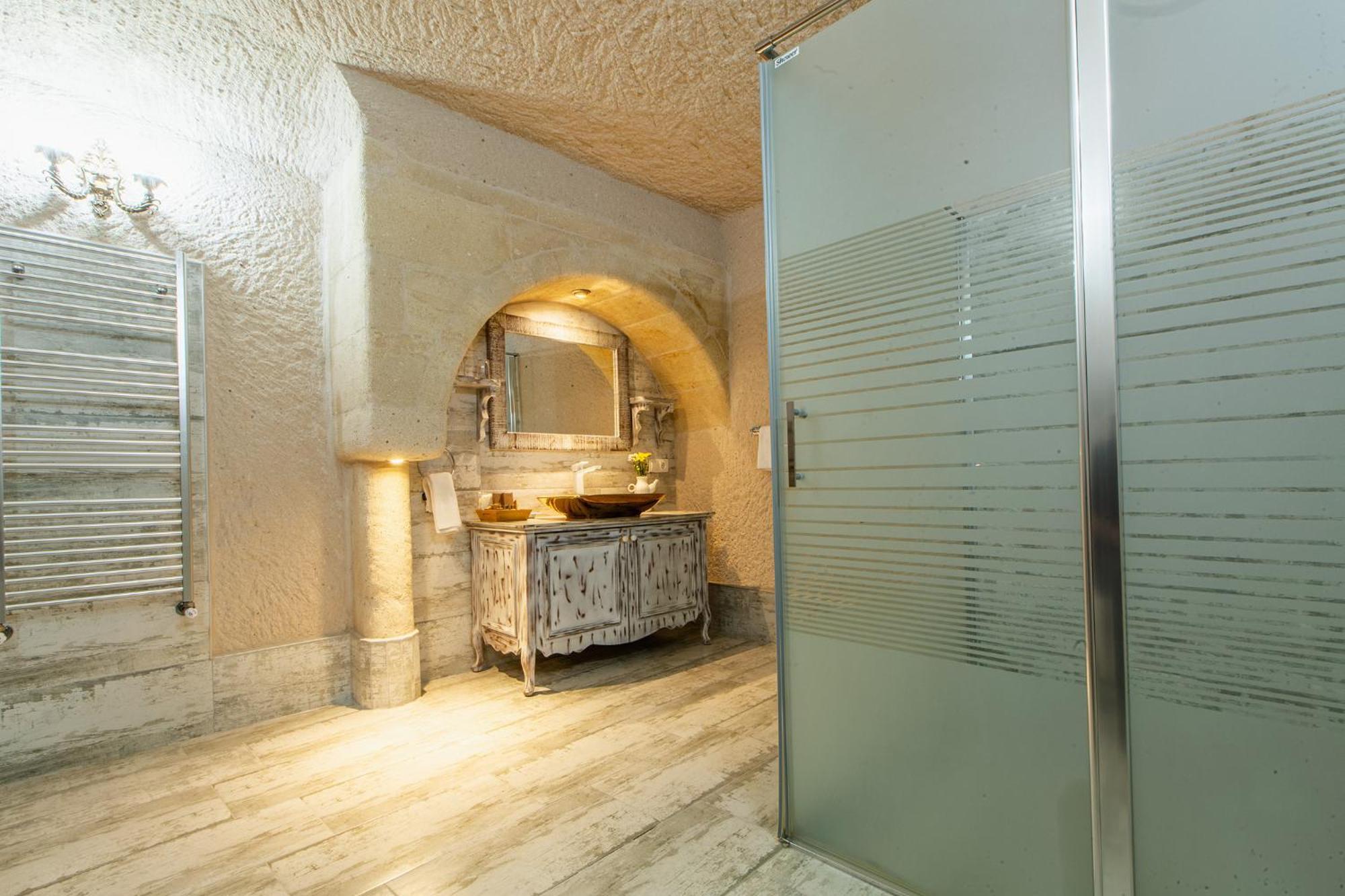 Karlik Cave Suite Cappadocia Учисар Экстерьер фото