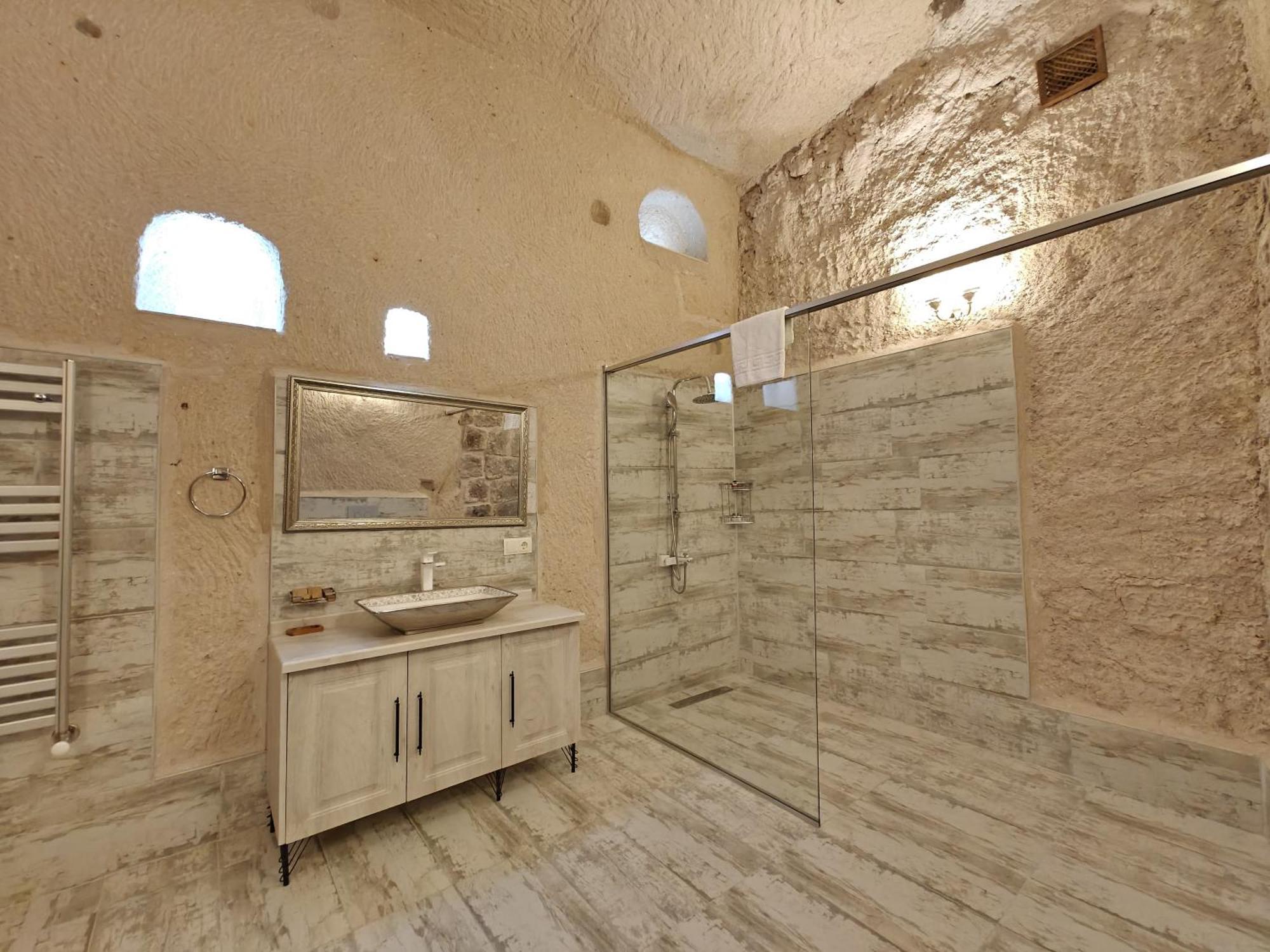 Karlik Cave Suite Cappadocia Учисар Экстерьер фото