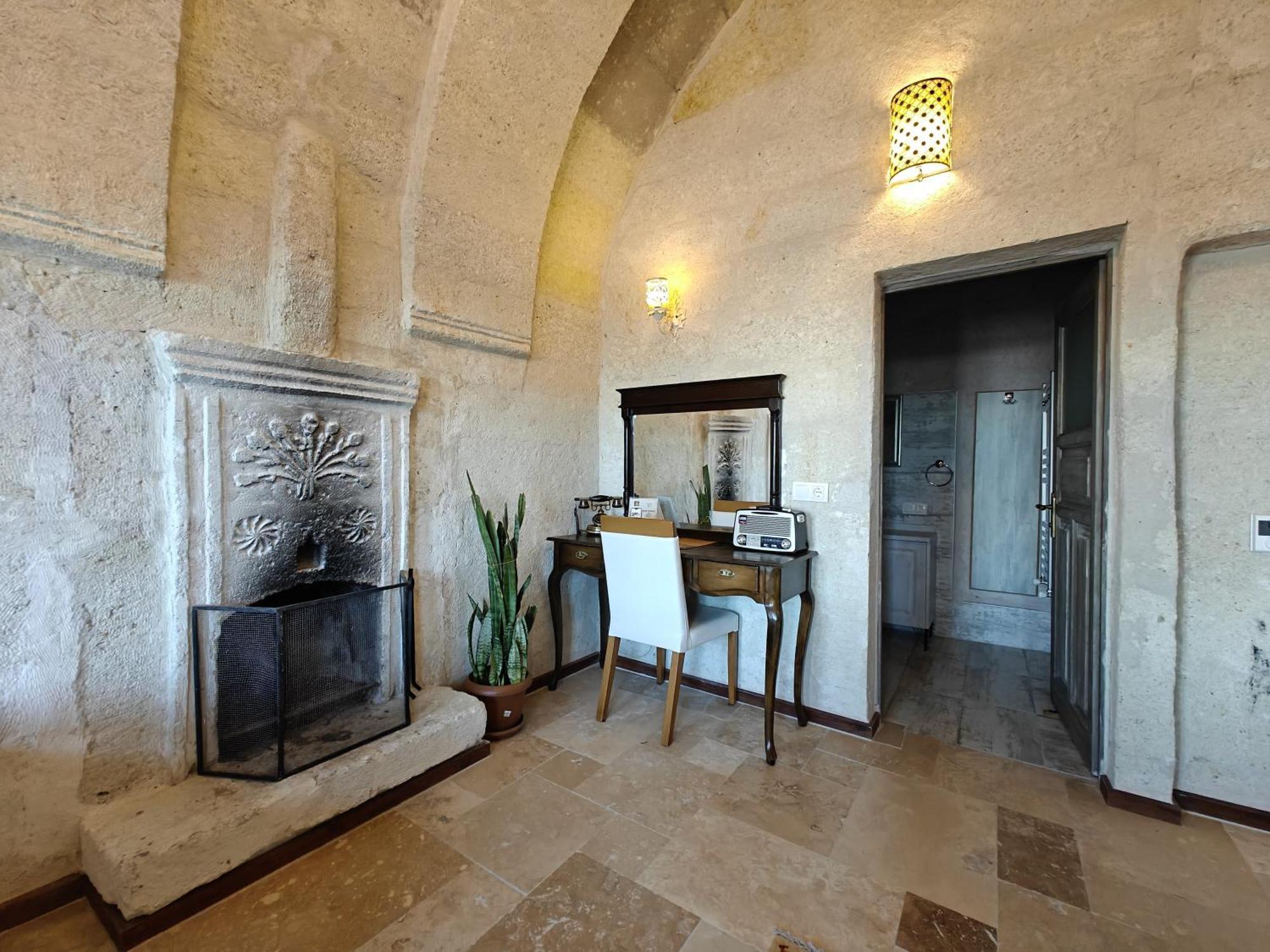 Karlik Cave Suite Cappadocia Учисар Экстерьер фото