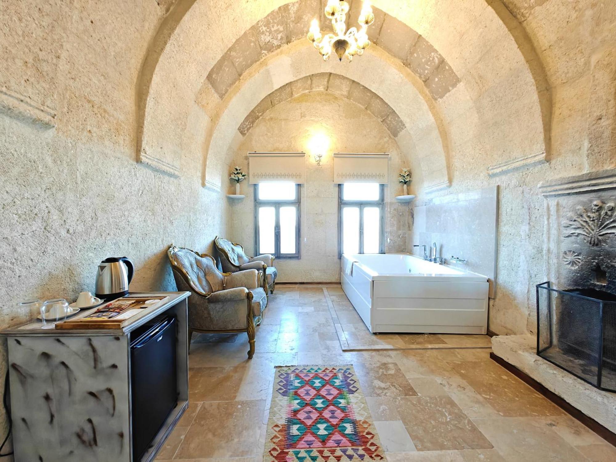 Karlik Cave Suite Cappadocia Учисар Экстерьер фото
